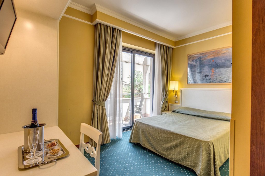 Фото Cervara Park Hotel