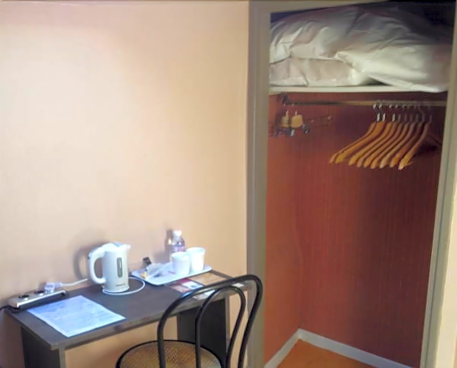 Фото Hôtel Le Rochegude