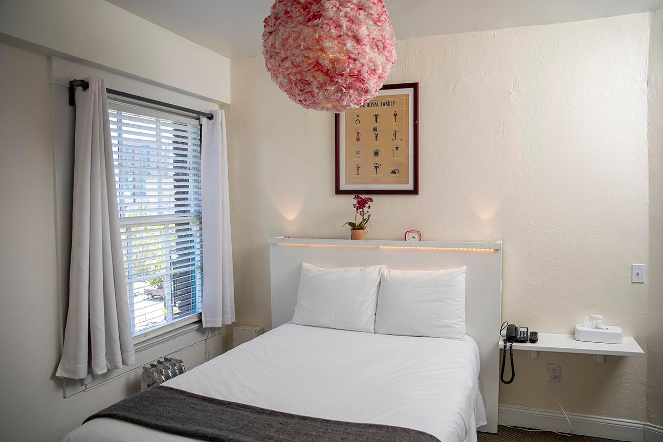 Фото Edwardian Hotel