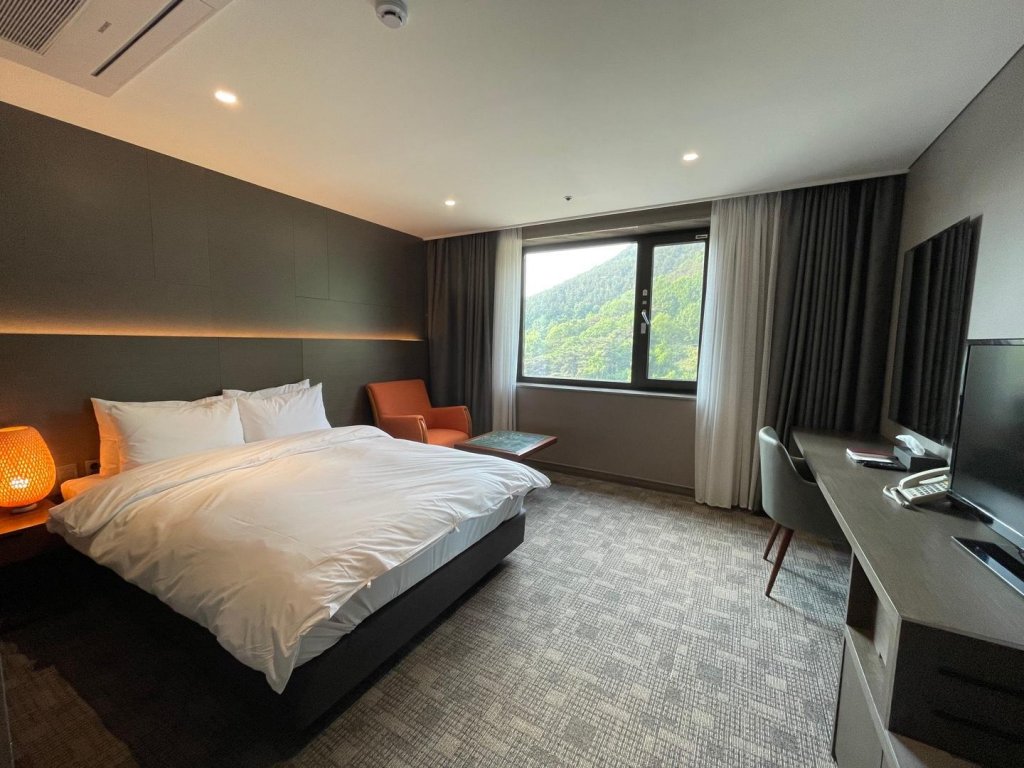 Фото Mudeungpark Hotel