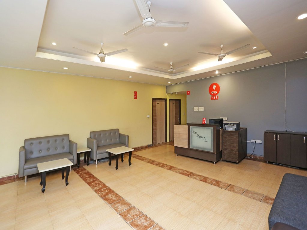 Фото Oyo 4939 Hotel Highway Inn