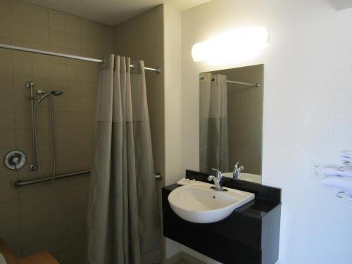 Фото Budgetel Inn & Suites Yuma