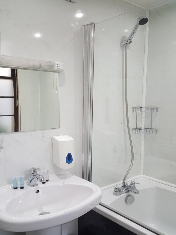 Фото McLays Guest House