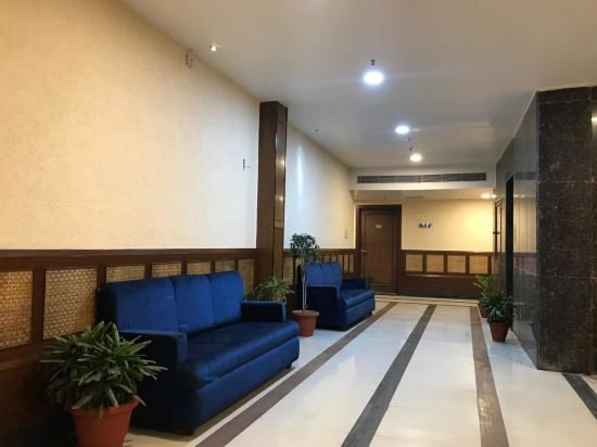 Фото Oyo 11061 Hotel Awesome