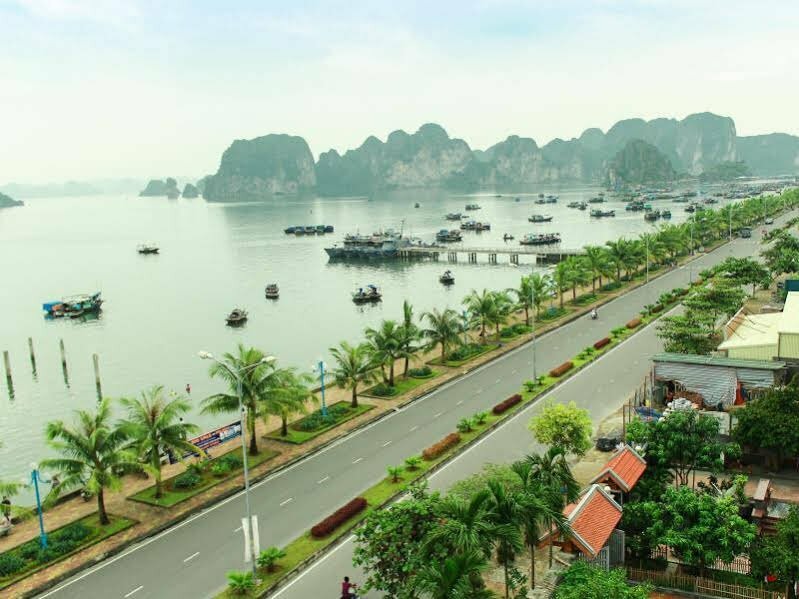 Hotel Royal Hotel Halong - Hon Gai, Quảng Ninh Province, photo