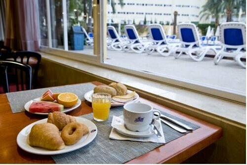 Гостиница Samos в Магалуфе