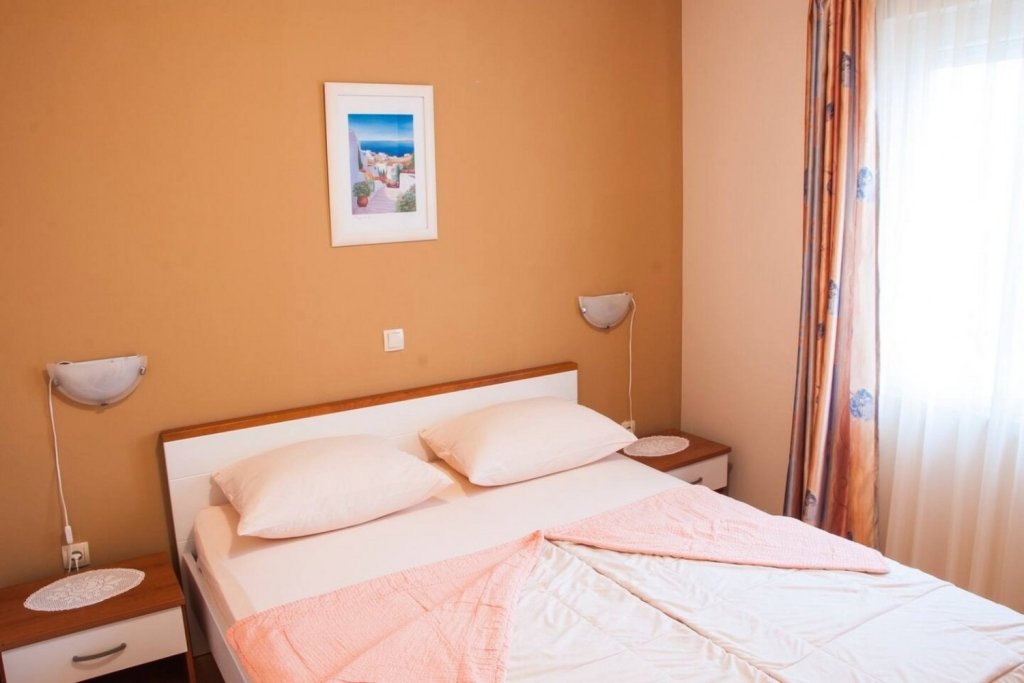 Фото Karolinas - Parking - A3-white