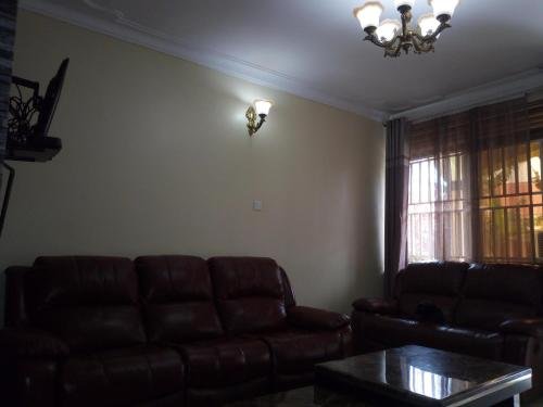 Фото Homely Nest Hotel