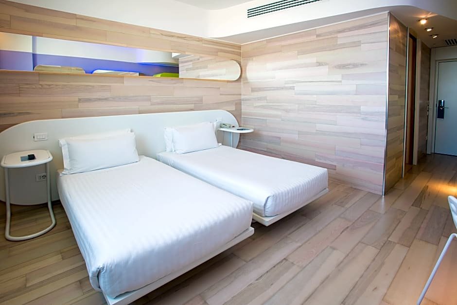 Фото Voco Milan - Fiere, an Ihg Hotel