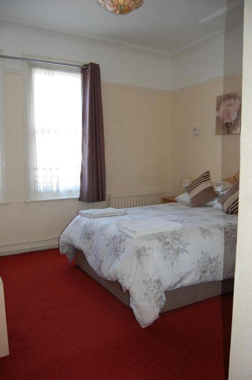 Фото Weatherbury Hotel