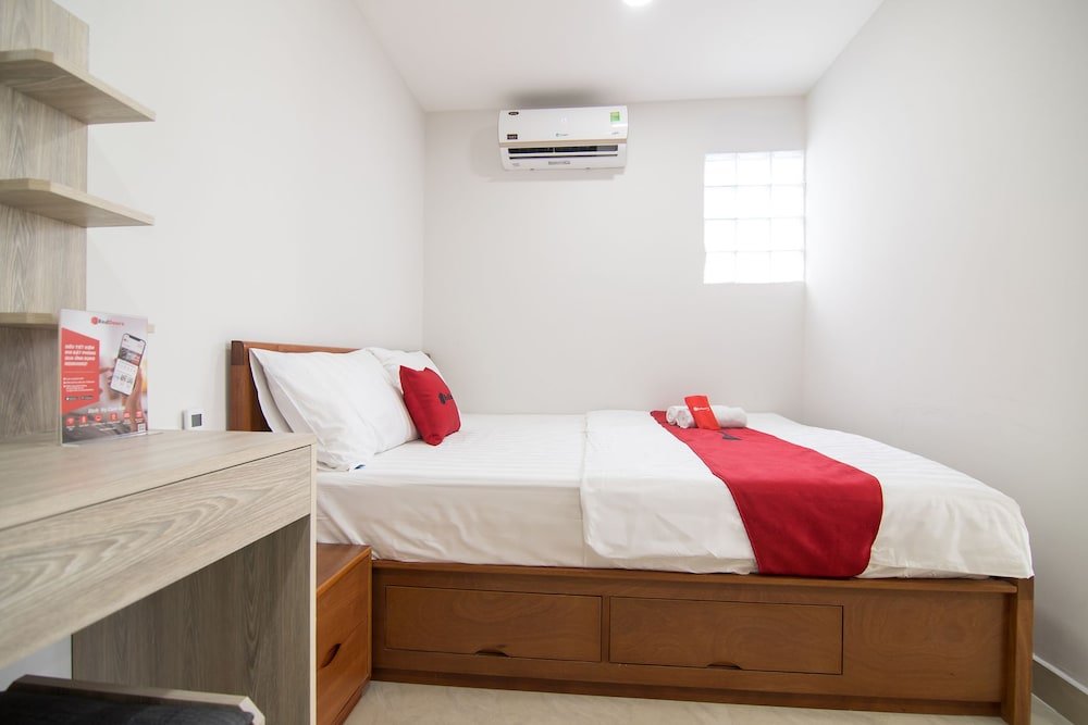 Фото RedDoorz Premium near E-Town 3