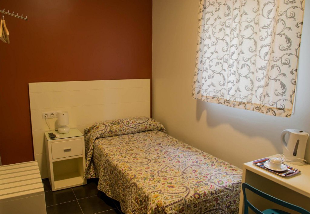 Фото Hostal San Vicente II