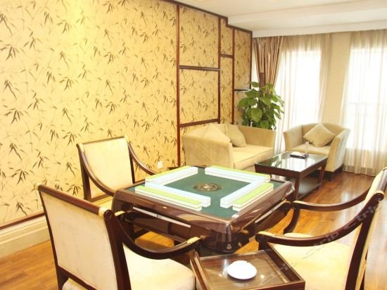 Фото Chengdu Jinlong Hotel