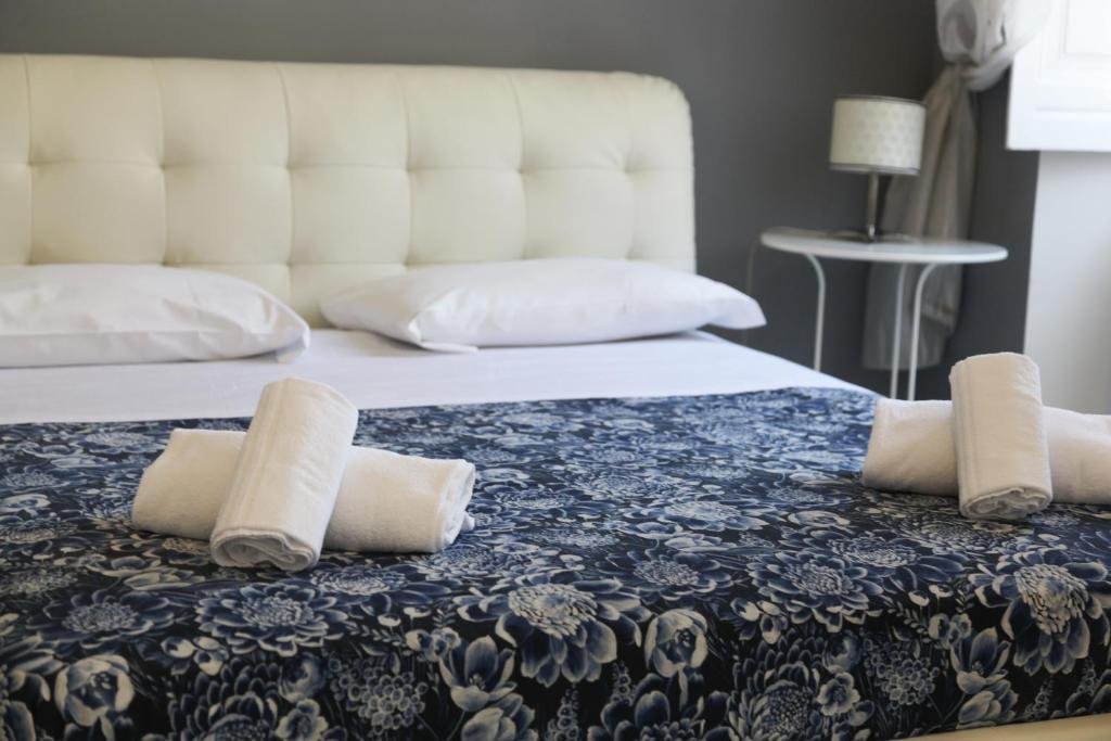 Фото White Vatican