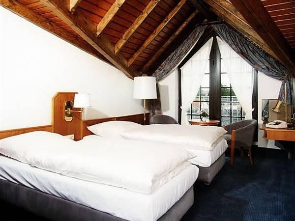 Фото Hotel Bommersheim