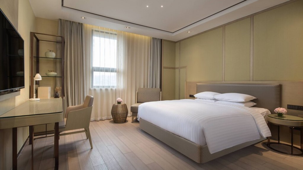 Фото Courtyard Shanghai International Tourism and Resorts Zone