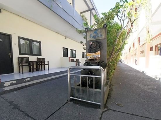 Фото RedDoorz Plus near Lippo Mall Kuta