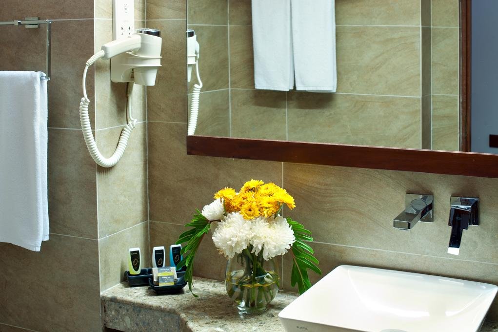 Фото The Ocean Colombo