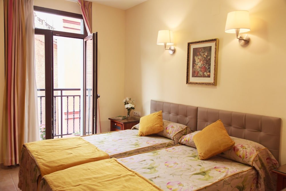 Фото Hostal Antigua Morellana