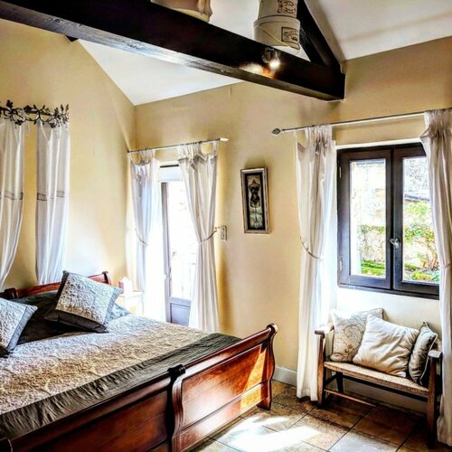 Гостиница La Lanterne Chambres d'Hotes в Сарла-ла-Канеде