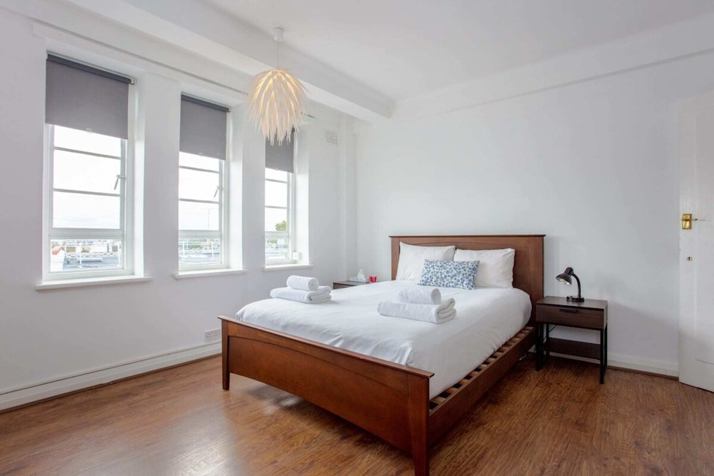 Фото Cosy 2 Bedroom Apartment in Bayswater