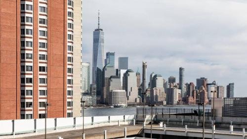 Фото Courtyard Jersey City Newport