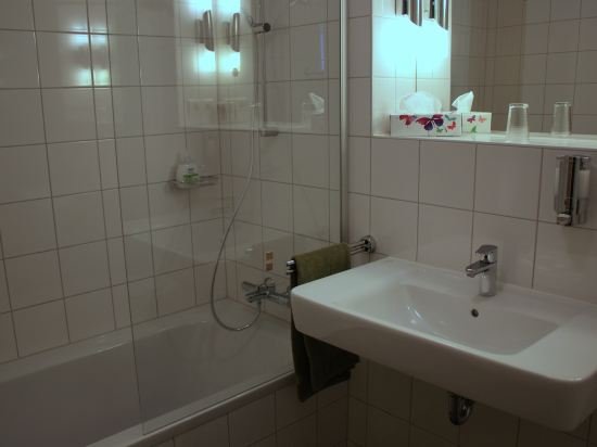 Фото Hotel Quellenhof