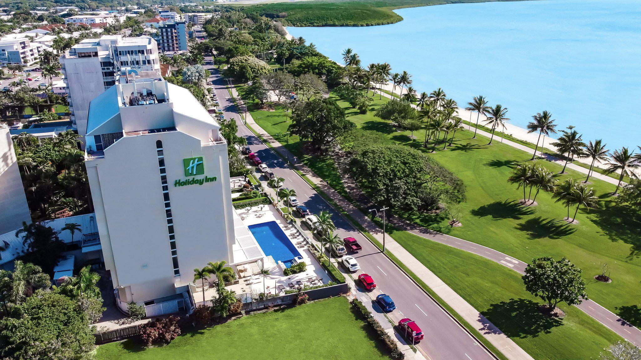 Фото Cairns Harbourside Hotel