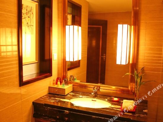 Фото Wuhan Marriott Hotel Optics Valley