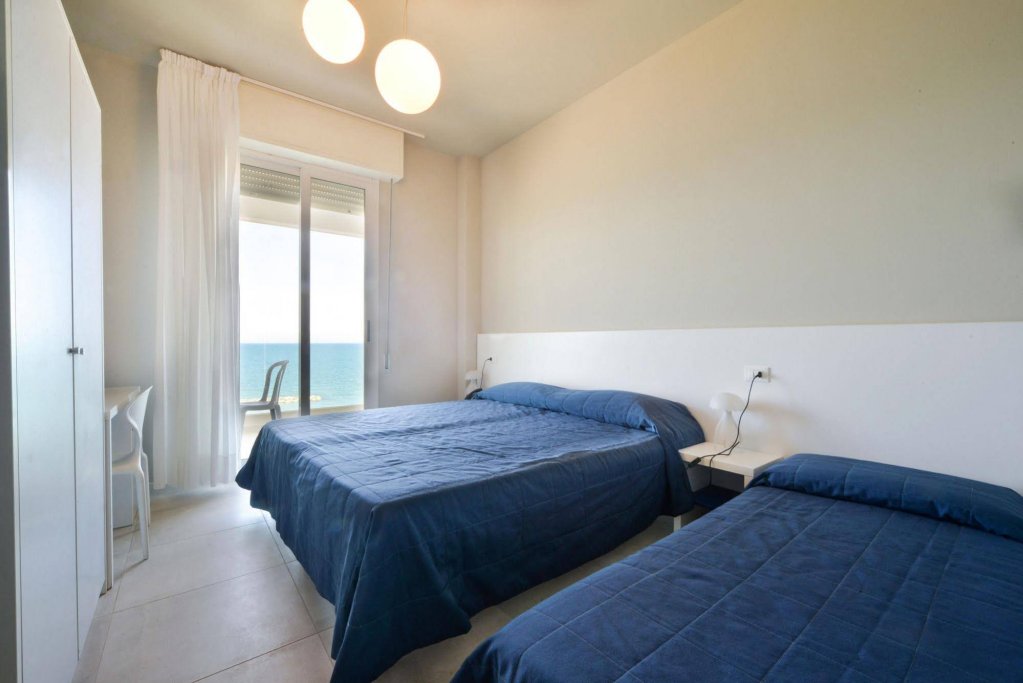 Фото Nautilus Family Hotel