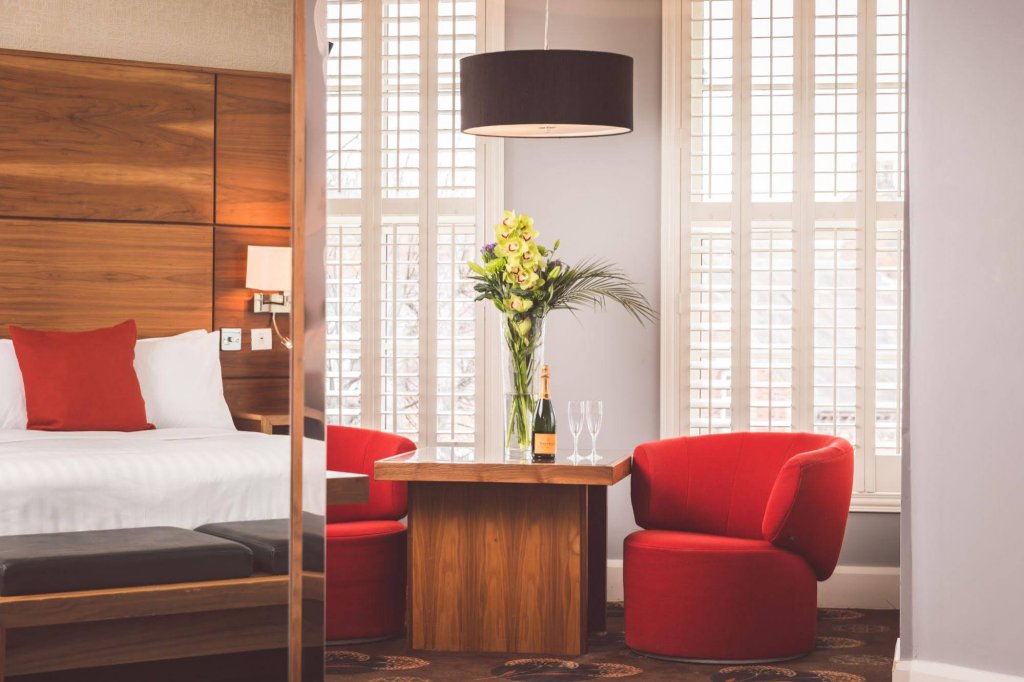 Фото Dukes at Queens Boutique Hotel