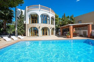 Villa - 4 Bedrooms with Pool And Wifi - 106398