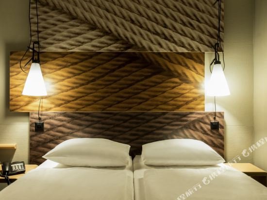 Фото ibis Amsterdam Centre Hotel