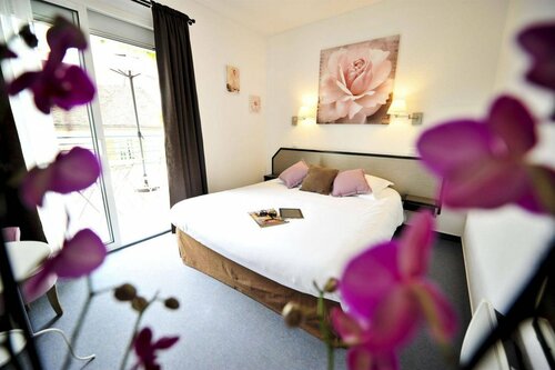 Гостиница Amadour Hôtel в Гурдоне