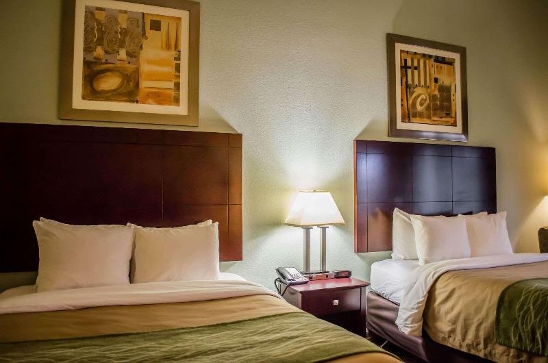 Фото Comfort Inn And Suites