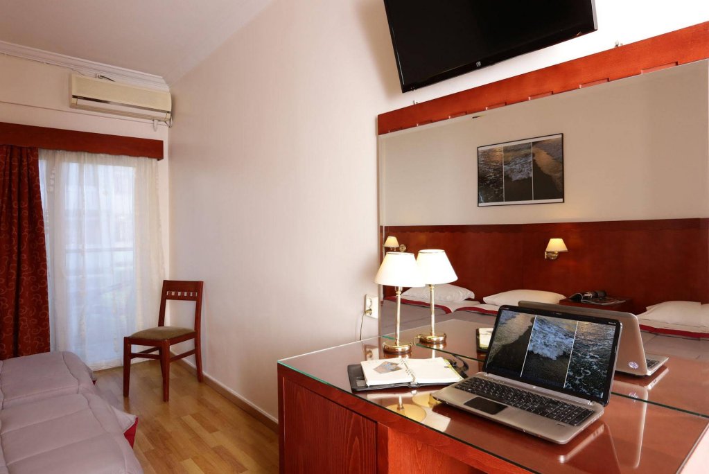 Фото Attalos Hotel