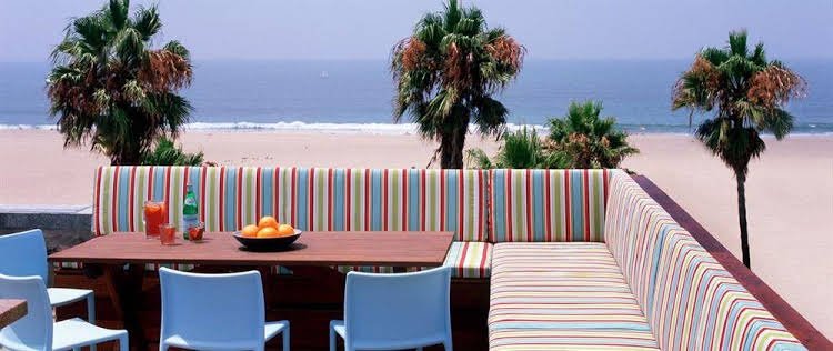 Фото Venice Breeze Suites