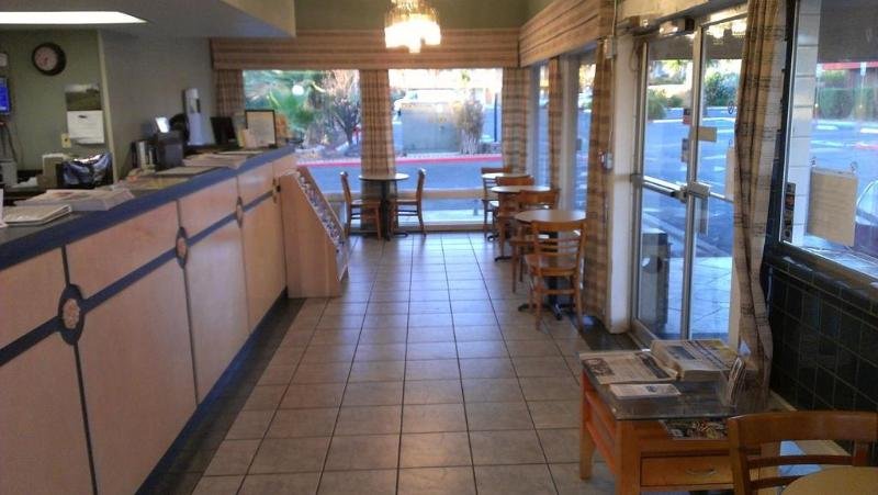 Фото Knights Inn Palmdale