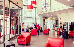 Гостиница Hotel Chrome Montreal Centre-Ville