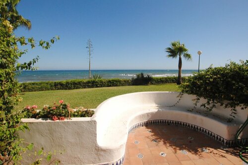 Жильё посуточно Front Line Beach Bungalow with Open Sea Views Located in Mijas Costa Málaga Cs105