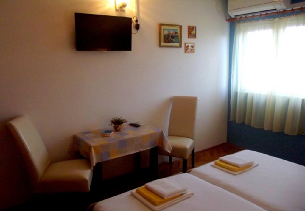 Фото Ognjen - Family Apartments With Free Parking - Sa3