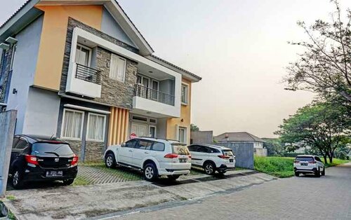 Гостиница Oyo 90494 Stariez Residence Karawaci в Тангеранге