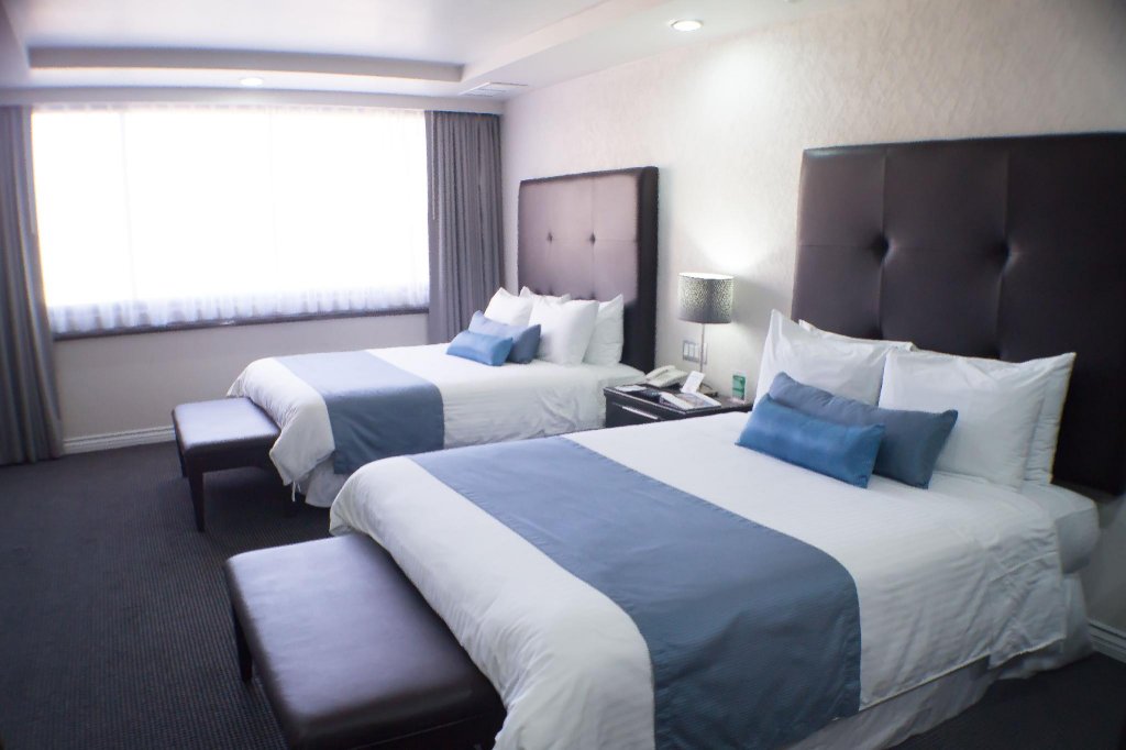 Фото Hotel Pueblo Amigo Plaza & Casino