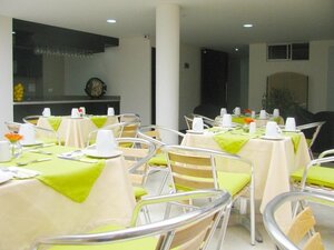 Гостиница Hotel Regency Suites La Feria