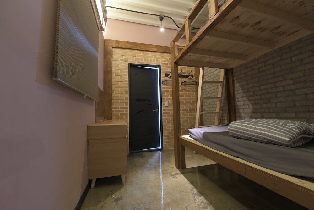 Фото Inno Hostel & Pub Lounge Hongdae