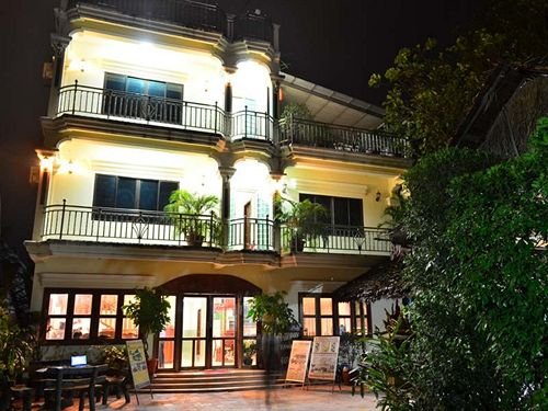 Фото отеля 1