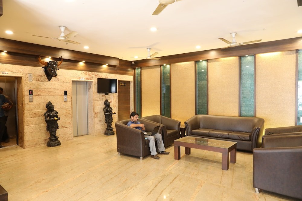 Фото Srinivas Saffron Hotel