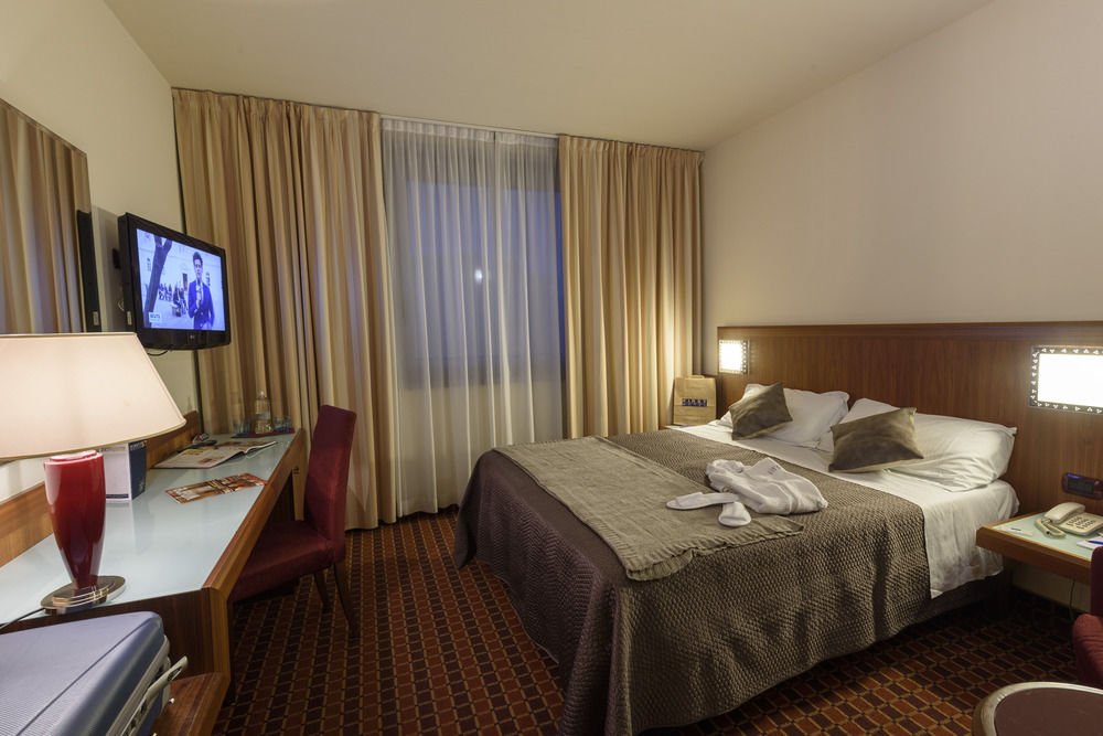 Фото First Hotel Malpensa