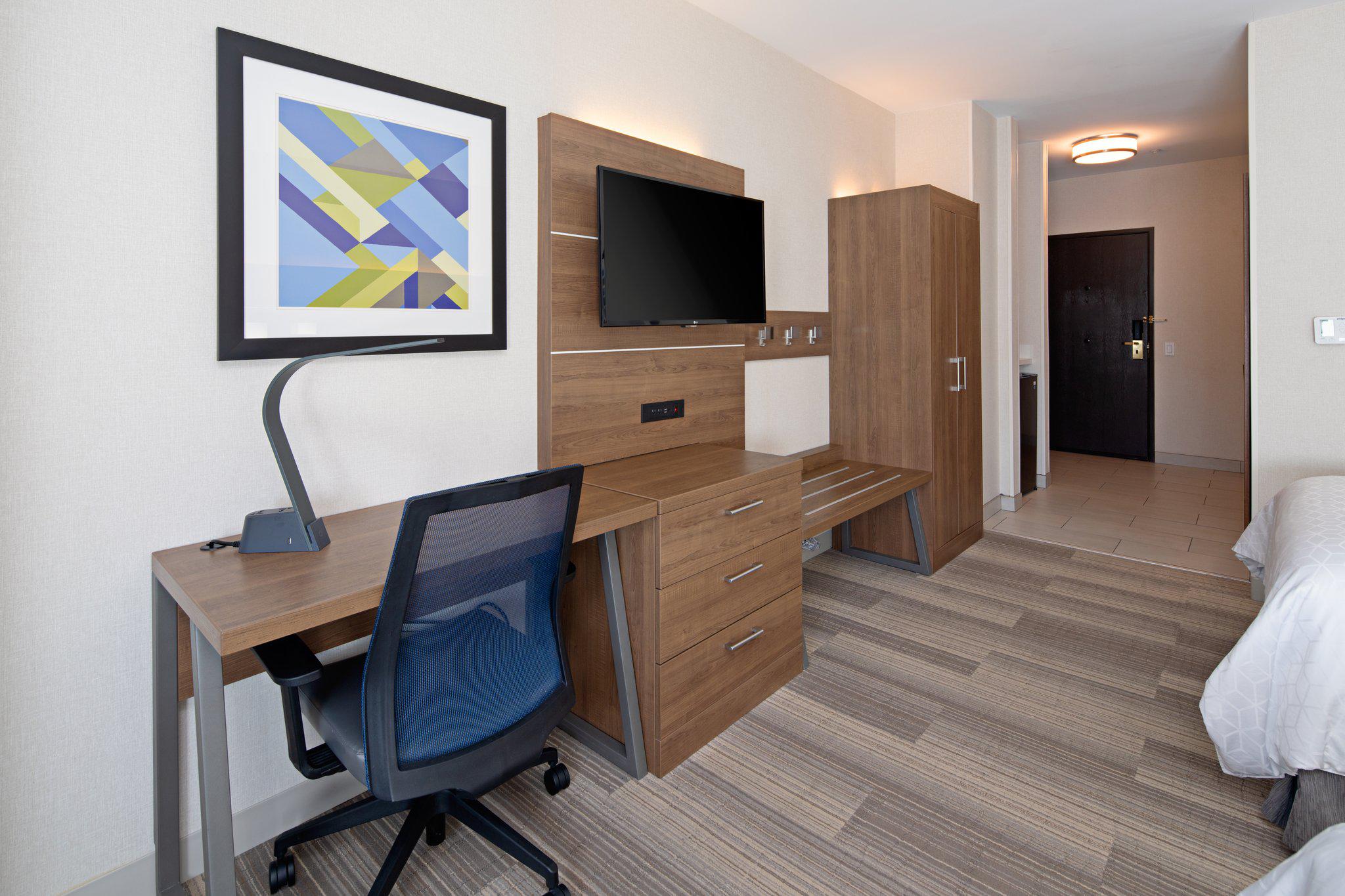 Фото Holiday Inn Express Los Angeles Lax Airport by Ihg