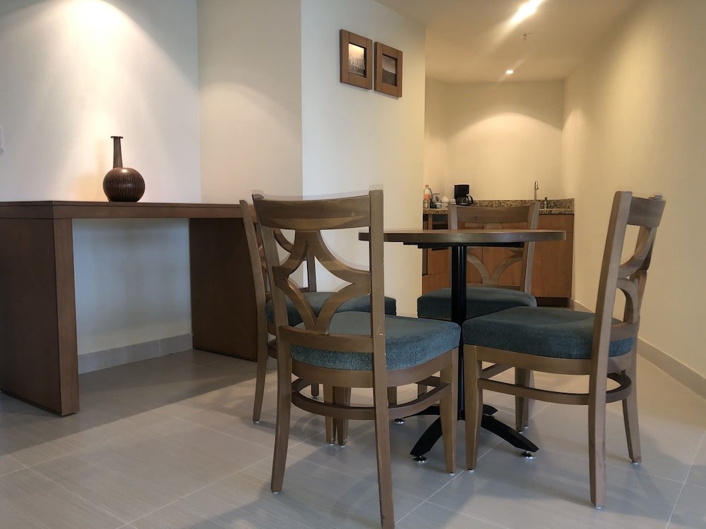 Фото Hampton Inn by Hilton GuadalajaraExpo